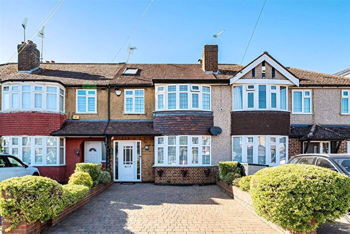 4 Bedroom Terraced House For Sale In Jubilee Drive, Ruislip, HA4