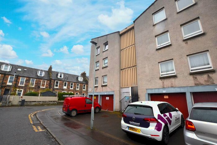 2 Bedroom Flat To Rent In Burns Street, Edinburgh, EH6
