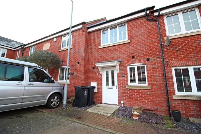 2 Bedroom House To Rent In Tweed Crescent, Rushden, NN10