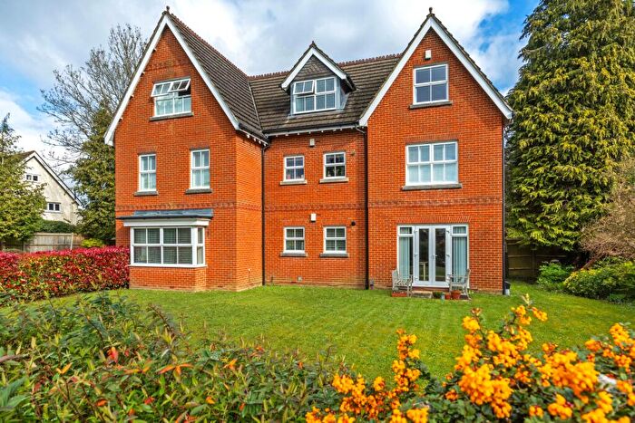 2 Bedroom Flat For Sale In Park Road, Winchester, SO23