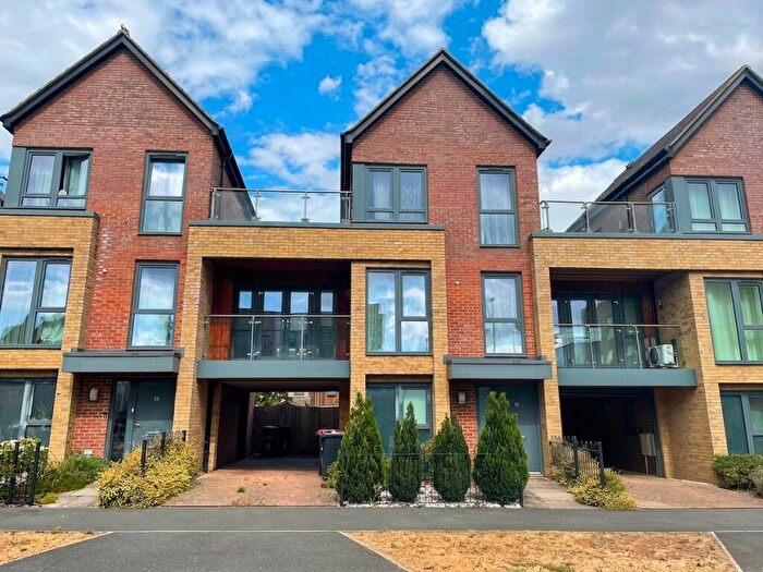 3 Bedroom Town House To Rent In Atlas Way, Oakgrove, Milton Keynes, MK10