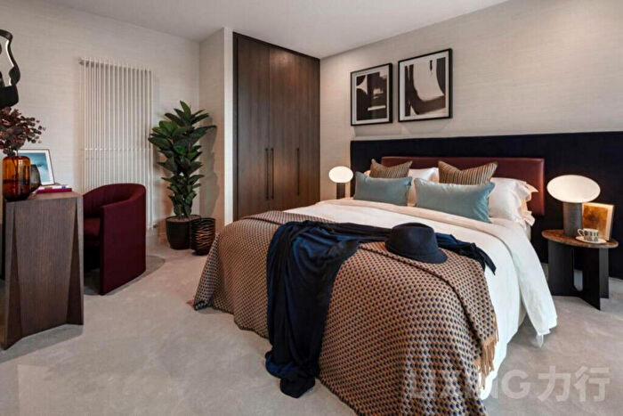 2 Bedroom Apartment For Sale In Queens Cross, Custom House, E16