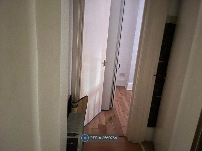 1 Bedroom Flat To Rent In High Street Harlesden, London, NW10