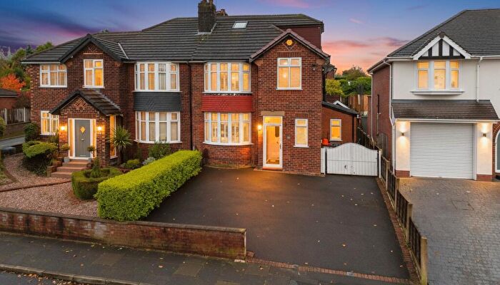4 Bedroom Semi Detached House For Sale In Old Hall Road, Whitefield, M45