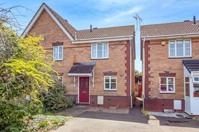 2 Bedroom Semi-Detached House For Sale In Durban Road, Leicester, LE4