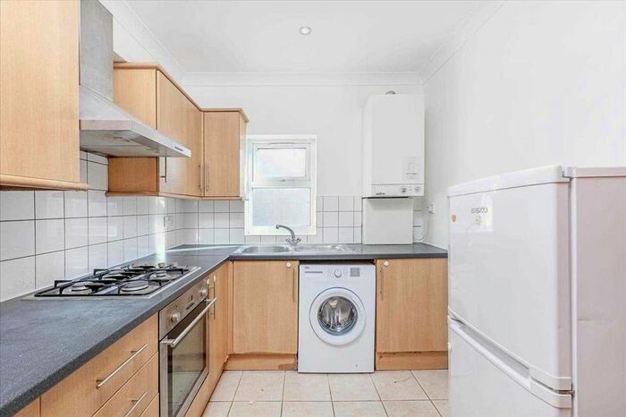 1 Bedroom Flat To Rent In Amencorner, Tooting, SW17