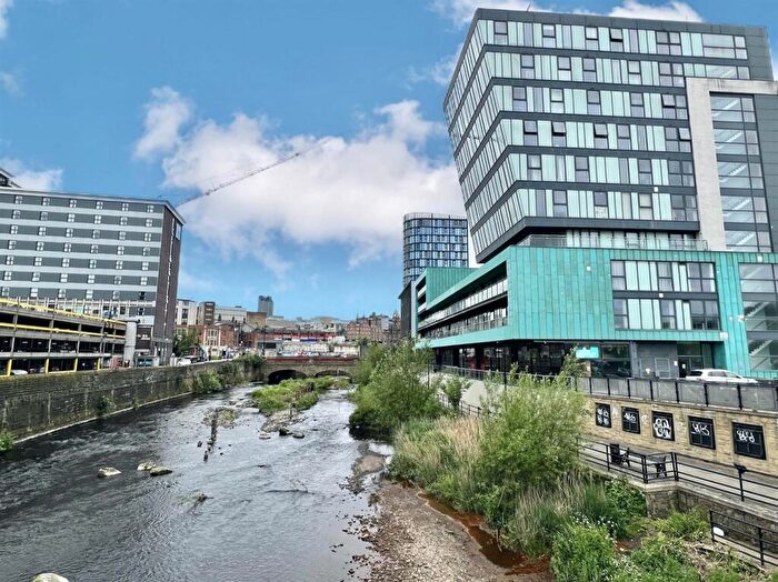 2 Bedroom Apartment To Rent In North Bank, Sheffield, S3