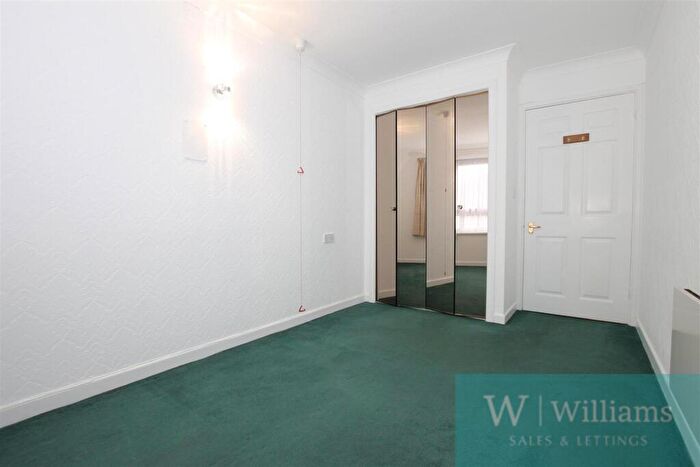 2 Bedroom Apartment To Rent In Currie Road, Sandown, PO36