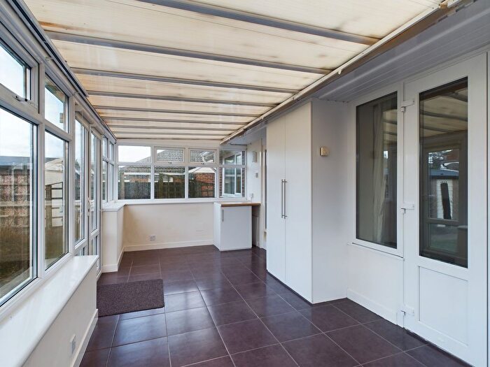 2 Bedroom Bungalow To Rent In Meadowbrook Road, Ashford, TN24