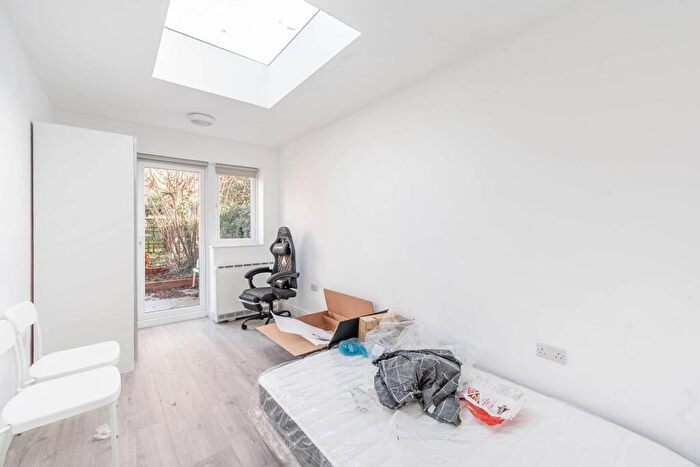 6 Bedroom Terraced House For Sale In South Hill Avenue, Harrow, HA2