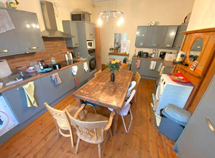 8 Bedroom Terraced House To Rent In Regent Park Terrace, Leeds, West Yorkshire, LS6