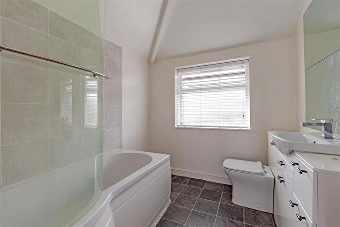 2 Bedroom Semi-Detached House For Sale In Cemetery Road, Danesmoor, Chesterfield, S45