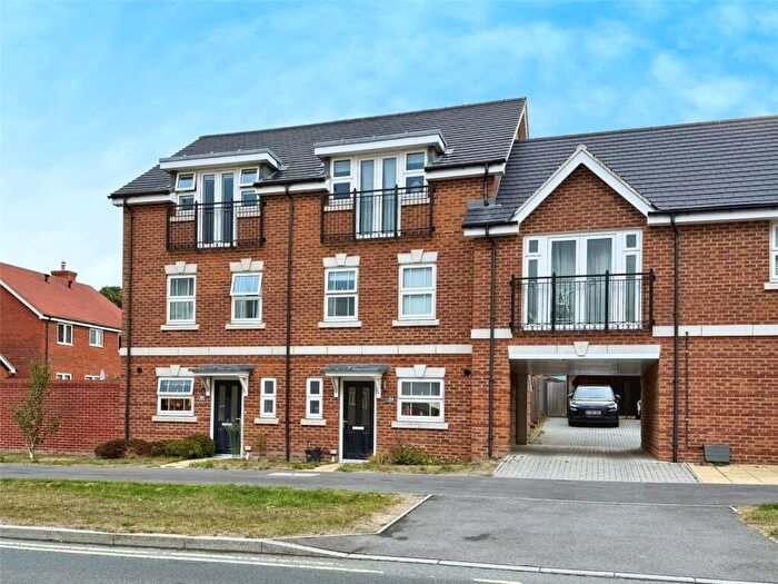 3 Bedroom Terraced House For Sale In Oak Avenue, Wokingham, Berkshire, RG40