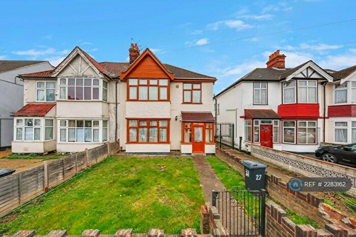 4 Bedroom Semi-Detached House To Rent In Broomhill Road, Ilford, IG3