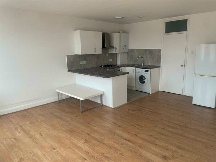 1 Bedroom Flat To Rent In CrIcklewood, London, NW2