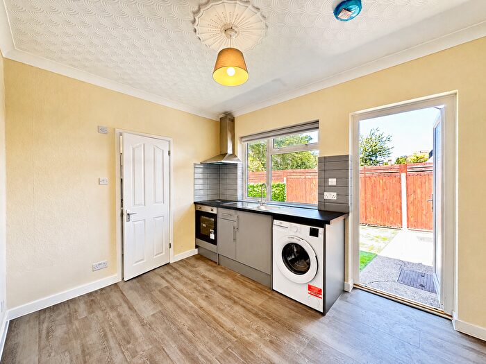 Studio To Rent In Wyndale Avenue, London, NW9