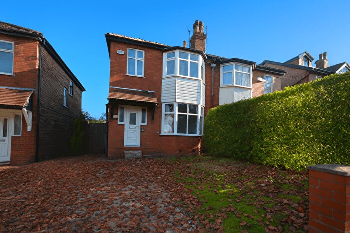 3 Bedroom Semi Detached House For Sale In Brookside Drive, Salford, M7