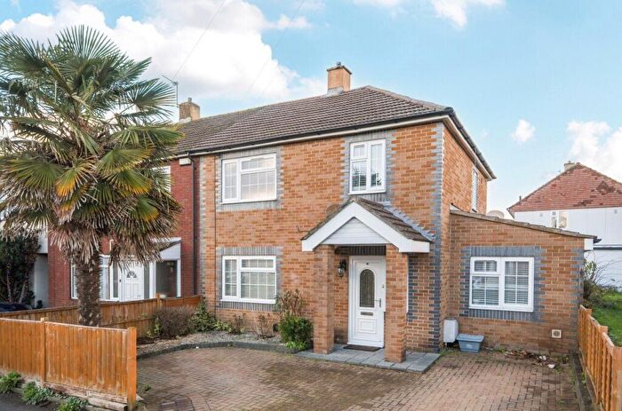 3 Bedroom End Of Terrace House For Sale In Pennine Road, Millbrook, Southampton, Hampshire, SO16