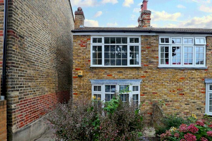 2 Bedroom House To Rent In Gladstone Road, Buckhurst Hill, IG9