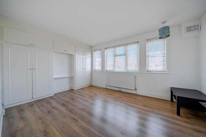 2 Bedroom Apartment To Rent In Croydon Road, Beckenham, BR3
