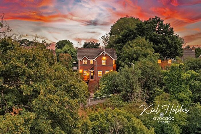 4 Bedroom Detached House For Sale In The Sadlers, Badgers Copse, Tilehurst, Reading, RG31