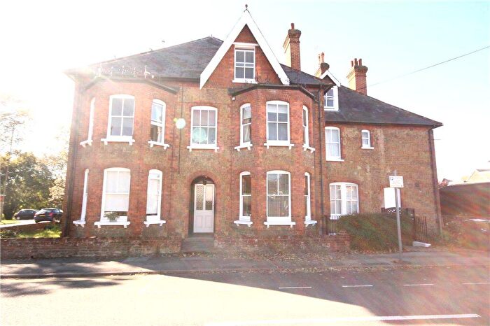 Studio To Rent In York Road, Guildford, Surrey, GU1