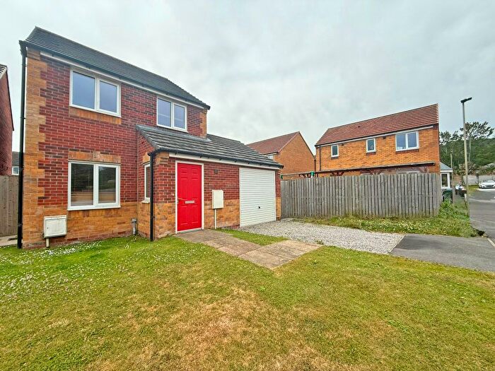 3 Bedroom Semi-Detached House For Sale In Stadium Lane, Scarborough, YO12