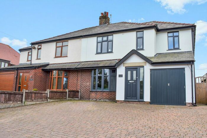 4 Bedroom Semi-Detached House For Sale In Whittingham Road, Longridge, Preston, Lancashire, PR3