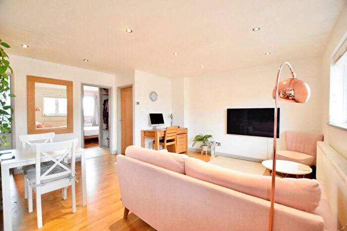 2 Bedroom Flat To Rent In Chobham Road, Stratford, E15