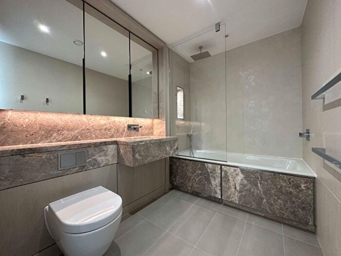2 Bedroom Flat For Sale In Parrs Way, Brook Green, W6