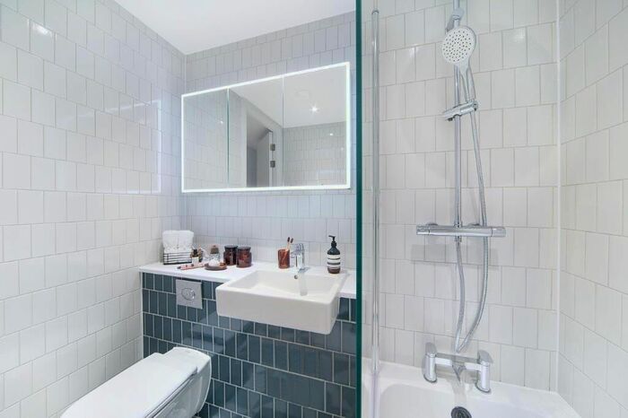 3 Bedroom Flat To Rent In Park Lane, Wembley, HA9