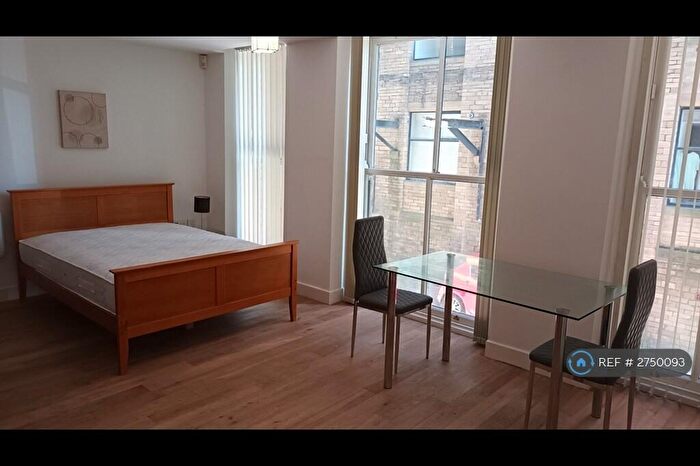 Studio To Rent In Tayson House, Bradford, BD1