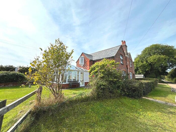 3 Bedroom Semi-Detached House For Sale In Betty Haunt Lane, Newport, PO30