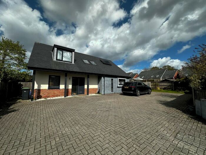 4 Bedroom Detached House To Rent In Hart Plain Avenue, Waterlooville, PO8