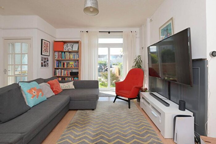 2 Bedroom Flat For Sale In Lochend Square, Lochend, Edinburgh, EH7
