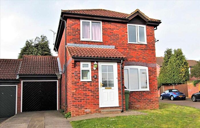 3 Bedroom Detached House For Sale In Bamborough Close, Southwater, Horsham, RH13