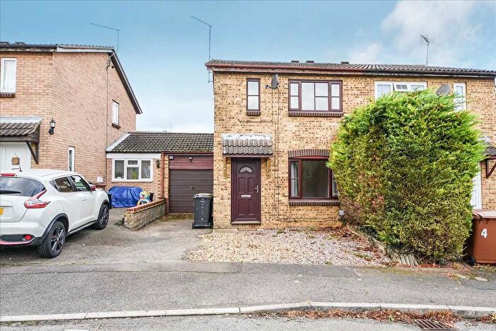 3 Bedroom Semi-Detached House To Rent In Weldon Close, Wellingborough, NN8