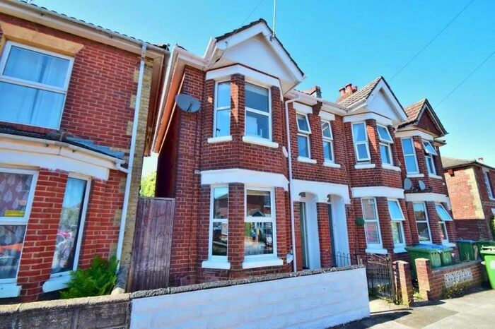 2 Bedroom Semi-Detached House To Rent In Albany Road, Southampton, SO15