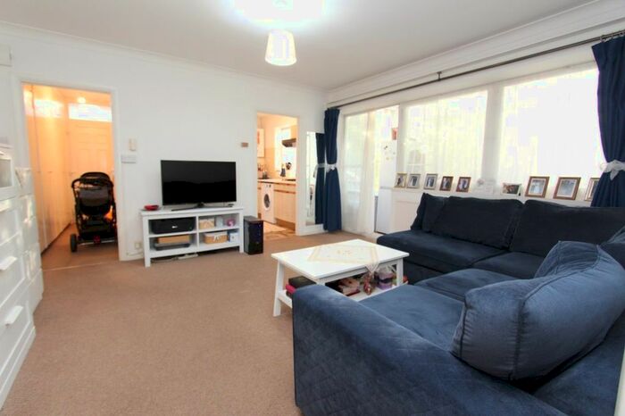 1 Bedroom Flat To Rent In Park View House, Stanmore Hill, Stanmore, Greater London HA7