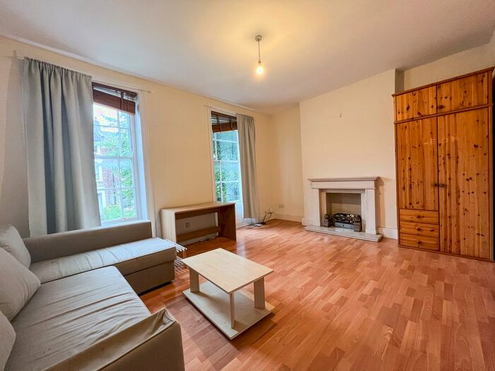 3 Bedroom Flat To Rent In Agar Grove, Camden Town, NW1