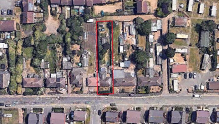 2 Bedroom Semi-Detached Bungalow For Sale In Newark Road, Peterborough, PE1