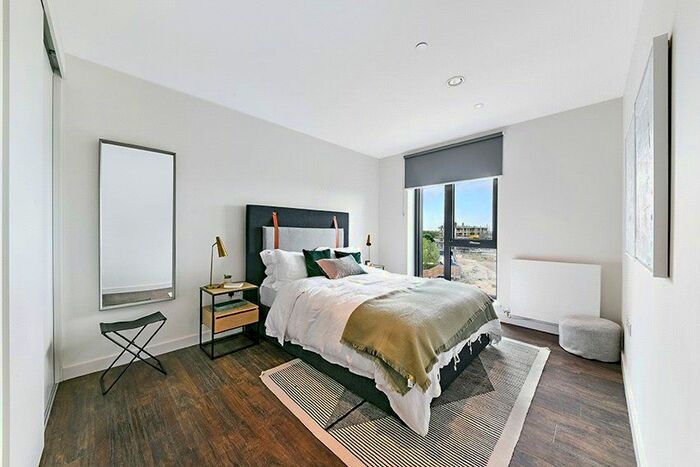 1 Bedroom Flat To Rent In Tillermans Court, Grenan Square, Greenford, UB6