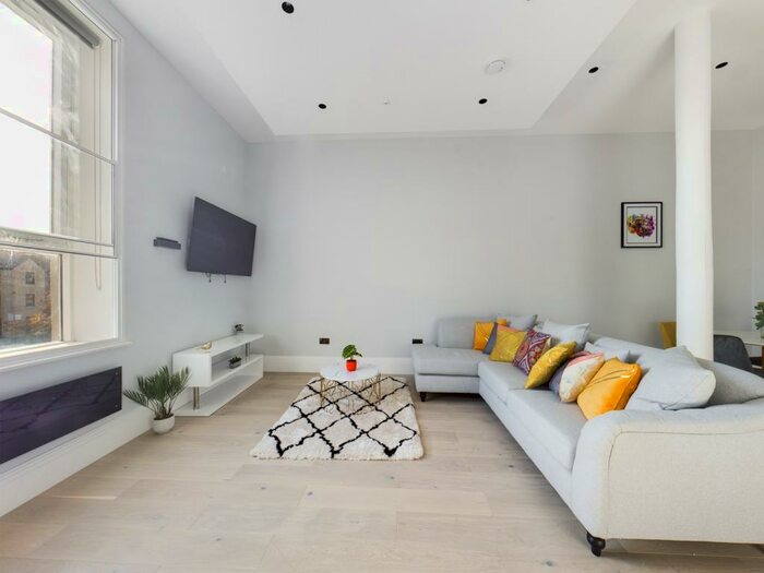 2 Bedroom Duplex To Rent In Bolsover, Kings Buildings, South Church Side, HU1