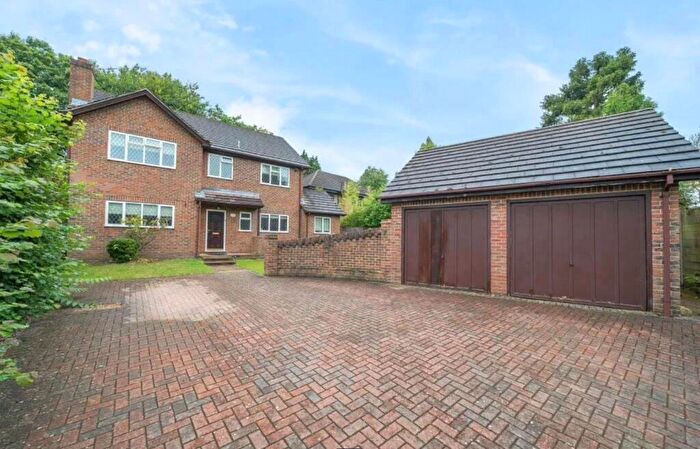 5 Bedroom Detached House For Sale In Augustus Gardens, Camberley, GU15