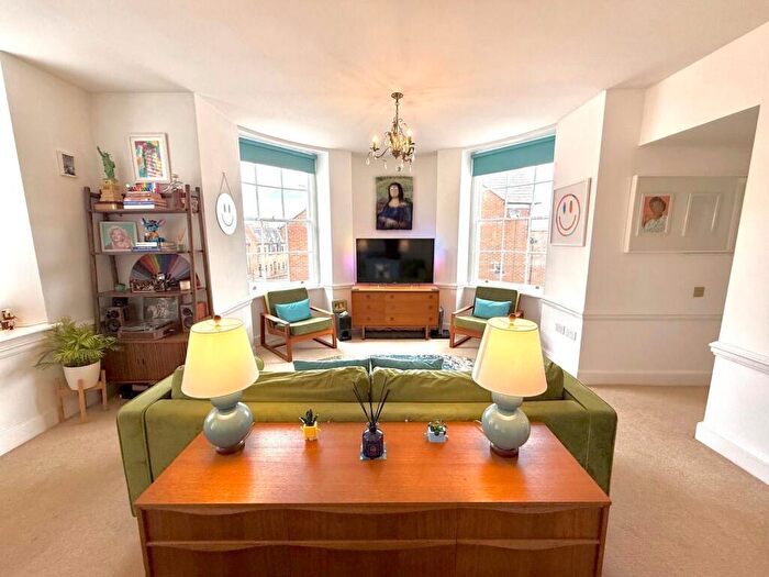 1 Bedroom Apartment For Sale In Cricklade Street, Old Town, Swindon, SN1