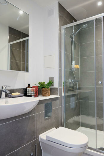 2 Bedroom Apartment To Rent In Fortunes Dock, Canning Town London, E16