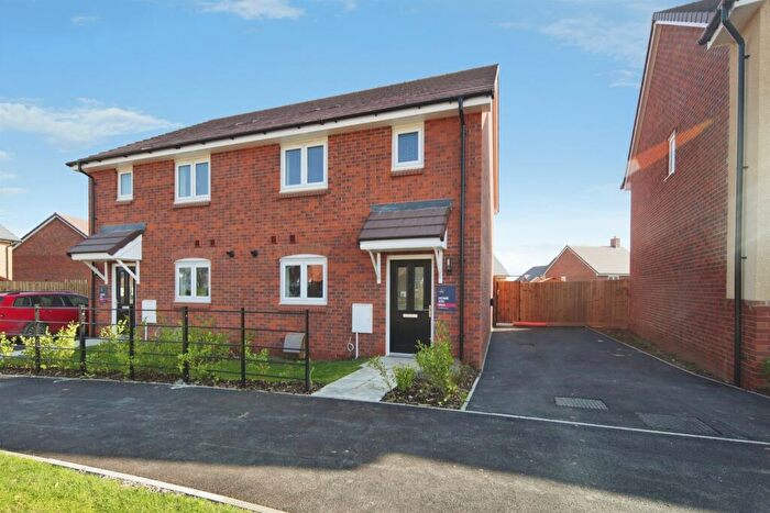 3 Bedroom Semi Detached House For Sale In Broadwell Heights, Coventry, CV4