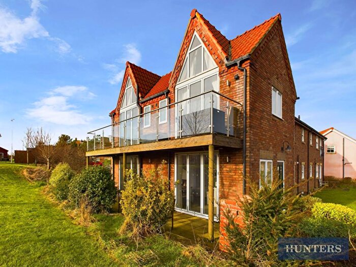 2 Bedroom End Of Terrace House For Sale In Woodspring Way, The Bay, Filey, YO14