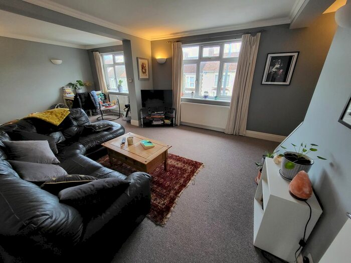 2 Bedroom Maisonette To Rent In Soundwell Road, Soundwell, Bristol BS16