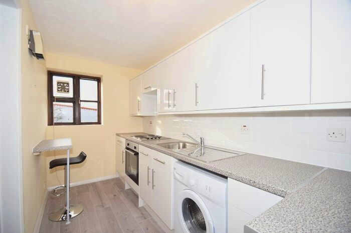 1 Bedroom Flat To Rent In Lewis Road, Mitcham, CR4